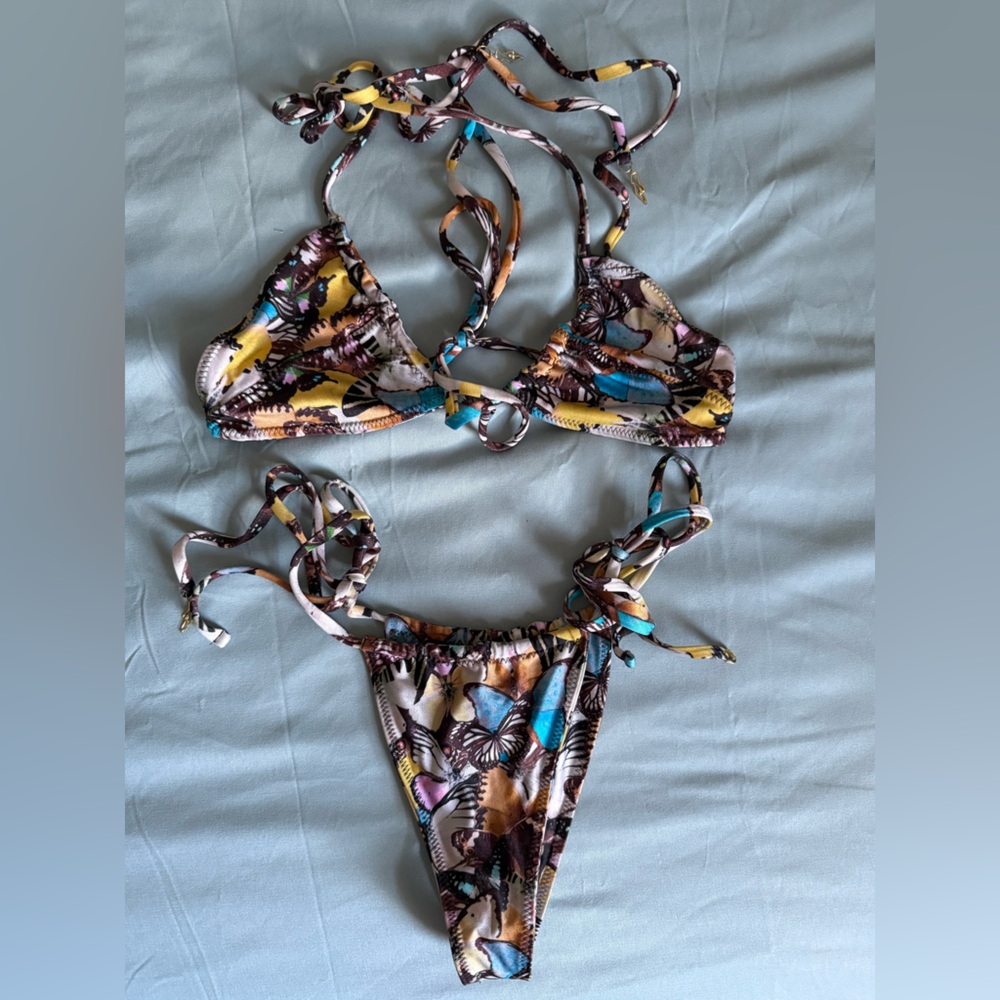 iNAMORATA Multicolor Butterfly Print Bikini